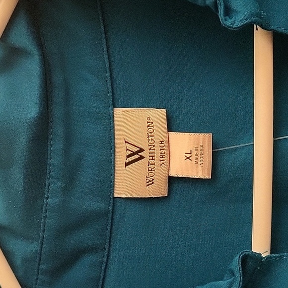 Sleeveless Blue Women's Top New and stylish add elegance to your closet. - Picture 7 of 8